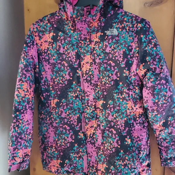 Northface Ski Jacket. Kids..teen Size XL. Like New. Beautiful